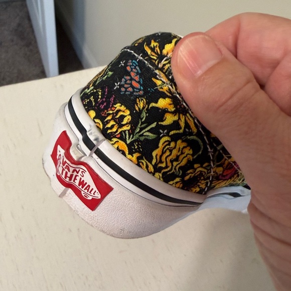 Vans Women’s (Coed) Classic Beauty Skull Slip-On Sneakers / Size 5 / Brand NWOT - Picture 7 of 9